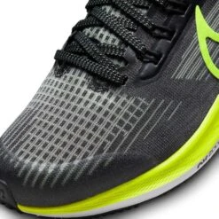Nike Youth Pegasus 39 Running Shoe- Black/Volt/Barely Volt 15 Nike Youth Pegasus 39 Running Shoe- Black/Volt/Barely Volt -Sport Footwear Shop DM4015 002 PHSYD001